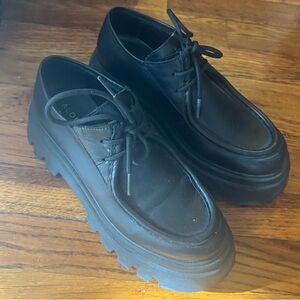Aloha platform shoes. Good condition. Size 39 (8-8.5)